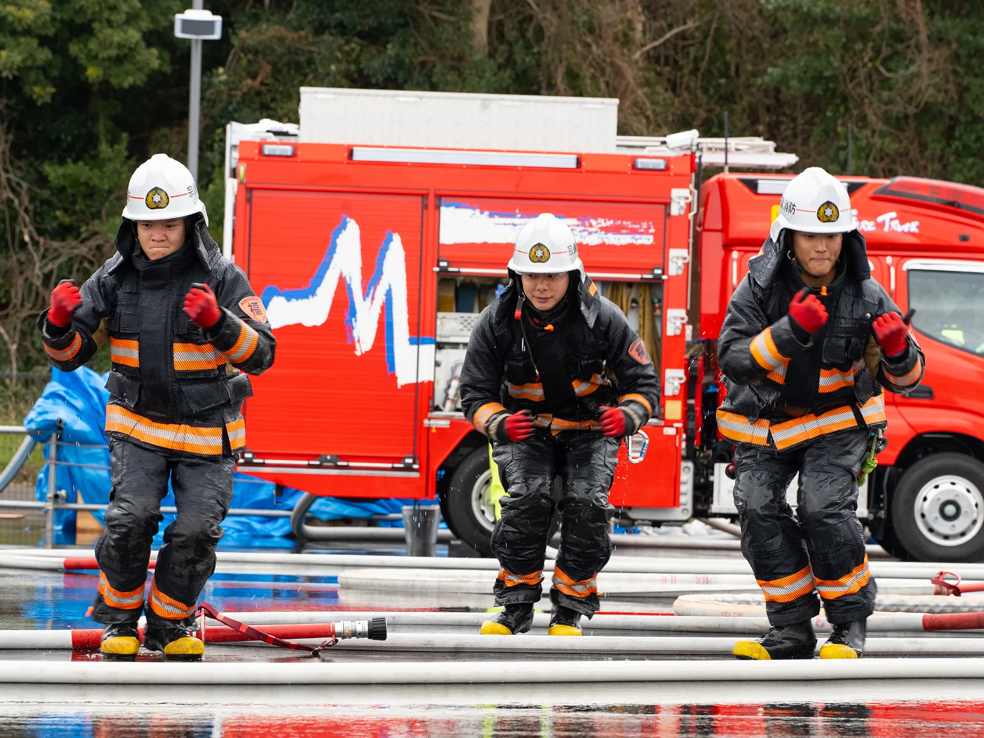 直上曲水（ダンス）の様子