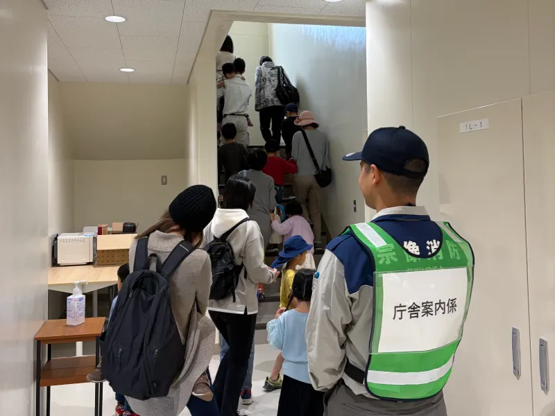 庁舎見学の様子